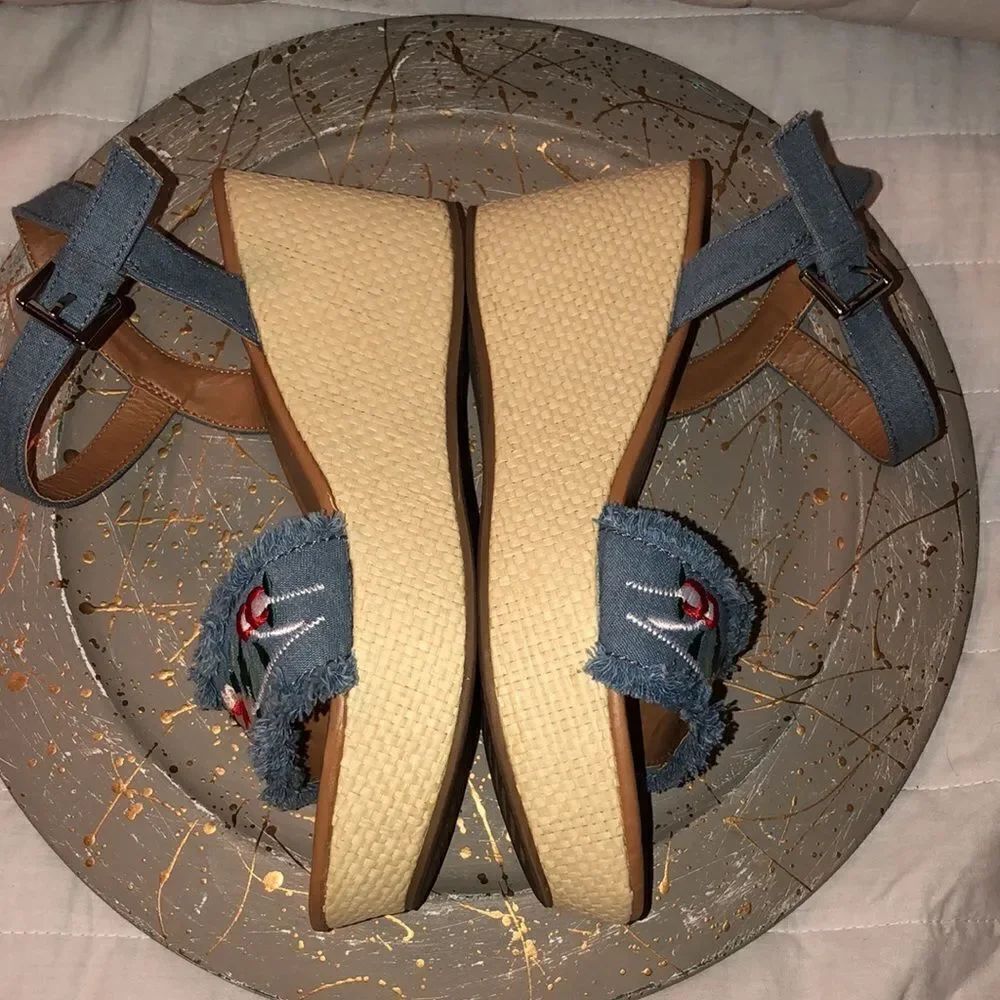 So 7.5 Ice Fish Embroidered Denim Wedge Sandals - Picture 8 of 12